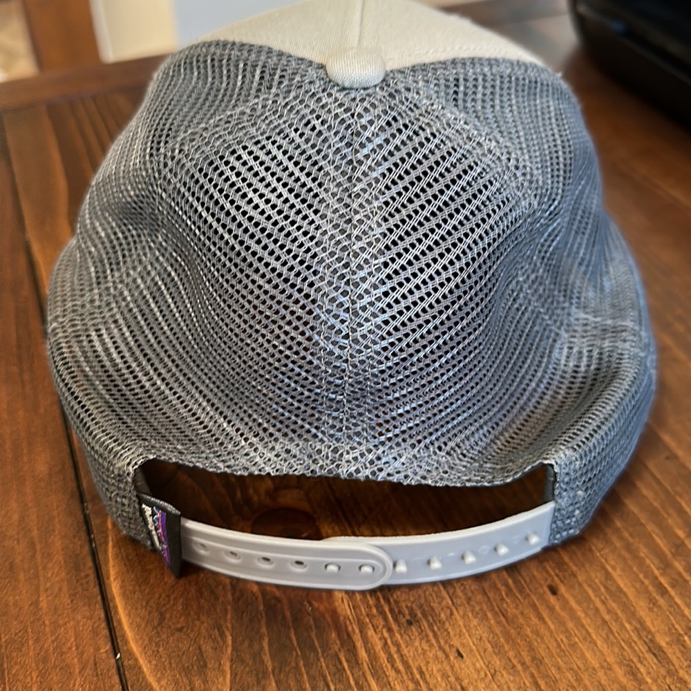 Patagonia P-6 Logo LoPro Trucker Hat - Picture 2 of 3